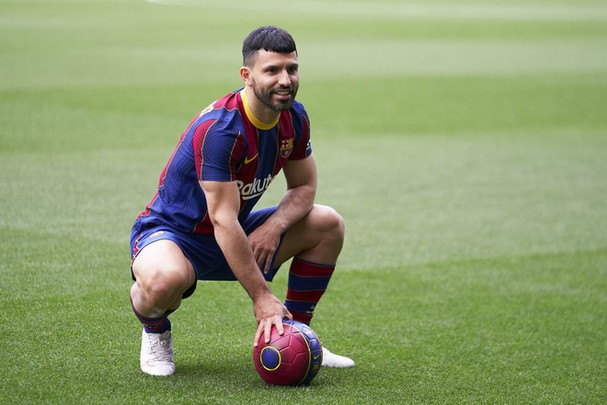 Tiến Linh cân bằng kỷ lục ghi bàn của Lê Công Vinh ở vòng loại World Cup; Barcelona trói chân Pedri