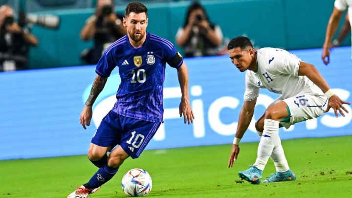 Lionel Messi: Pep Guardiola đang hủy hoại bóng đá