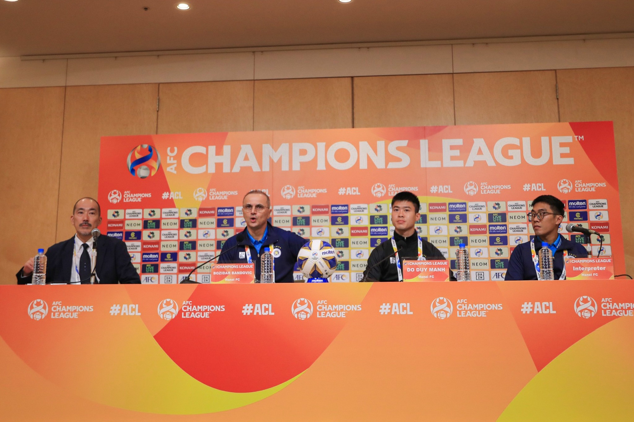 CLB Hà Nội tuyên bố chơi đẹp trước Urawa Red ở Cúp C1 châu Á