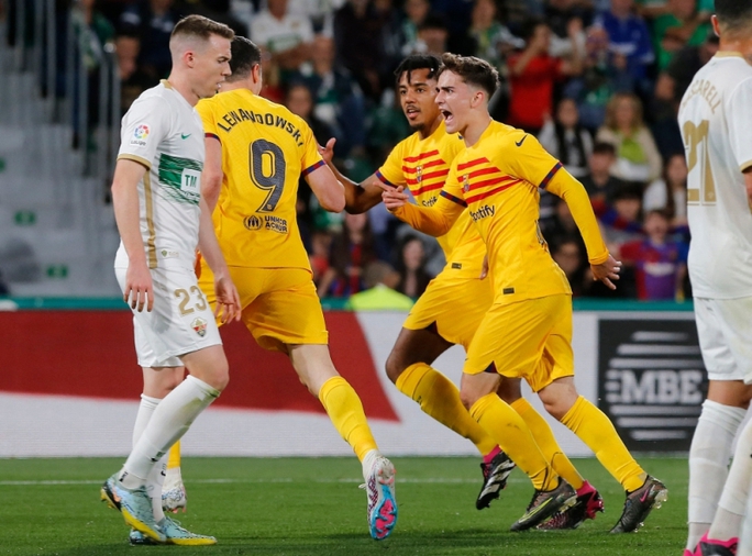 Barcelona tăng tốc về đích sớm La Liga