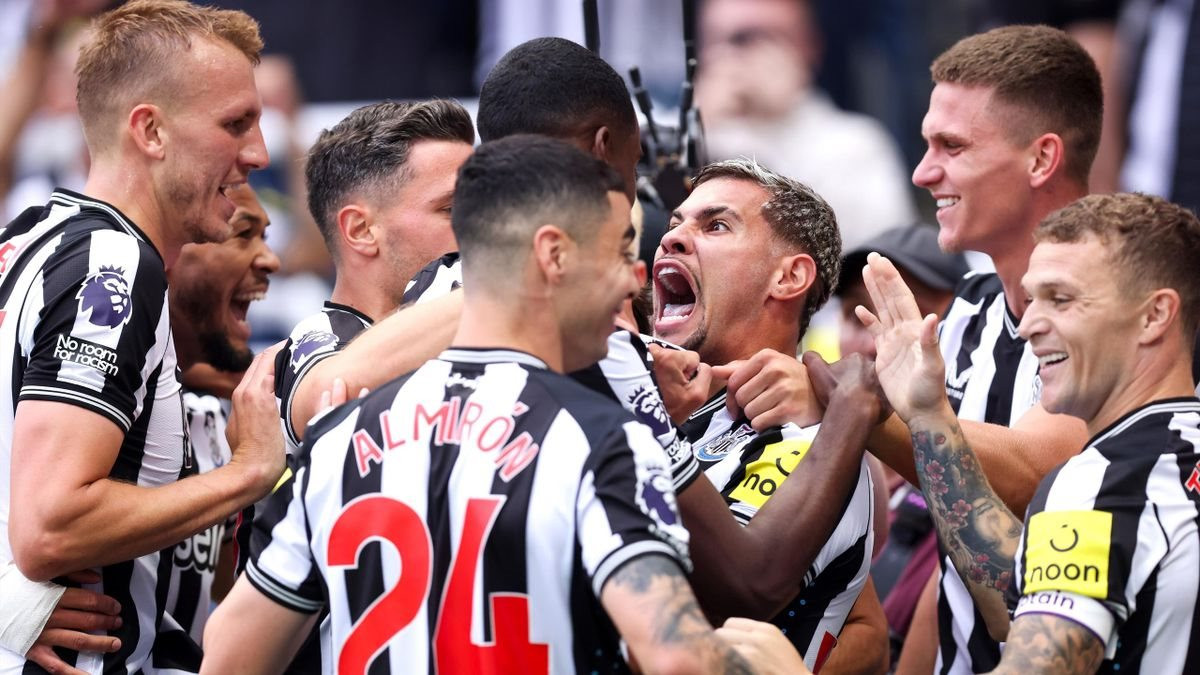 Newcastle đại thắng, đẩy Man City xuống thứ 3