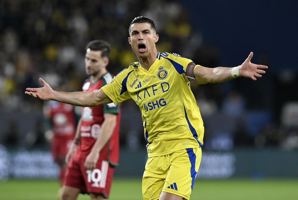 Ronaldo cùng đồng đội nhận trái đắng
