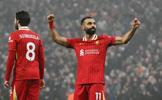 Liverpool tiến sát ngôi vương, Leicester ngậm ngùi rớt hạng