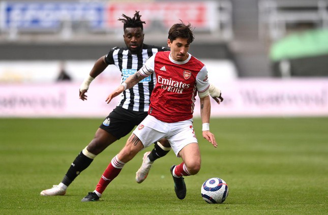 Arsenal chấp nhận cho Inter mượn trụ cột